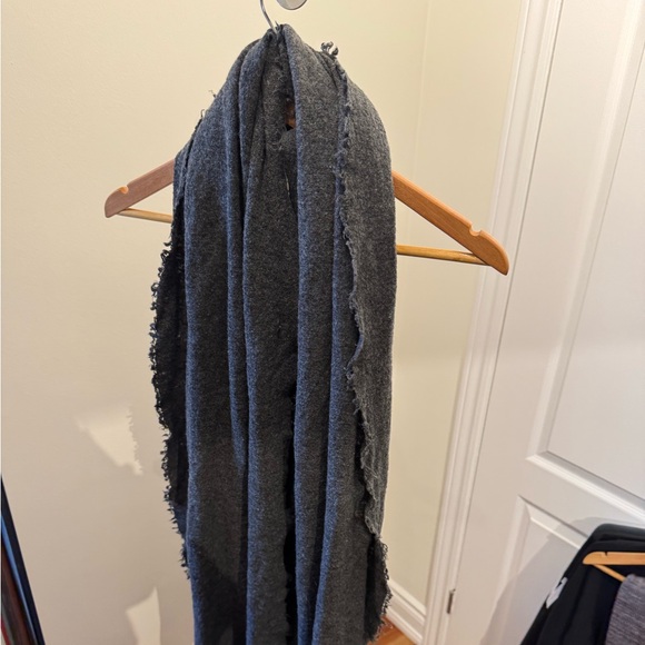 Wool and silk oversized Italian luxury scarf. Wrap style. Charcoal grey - Picture 1 of 5